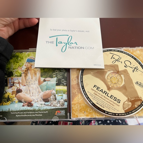 Taylor Swift Fearless CD with cd poster - Picture 5 of 6